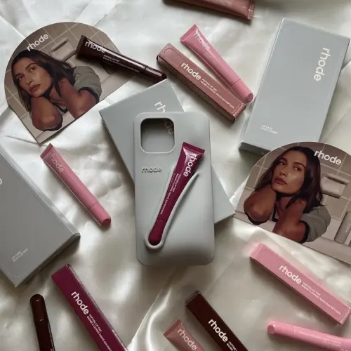Funda de Silicona Rhode por Hailey Bieber Lip Case para Iphone 15 Pro Max - -Color Gris's photo #1