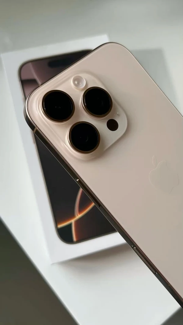 Iphone 16 Pro Max, Desert Titanium, ESIM🇺🇸's foto | La Gran Manzana |  BizneCubano