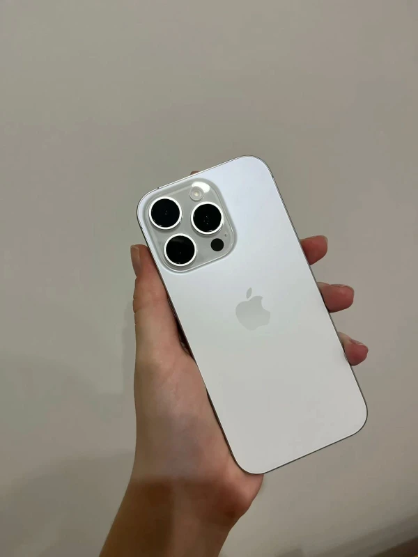 Iphone 16 Pro, White Titanium, ESIM🇺🇸's foto | La Gran Manzana |  BizneCubano