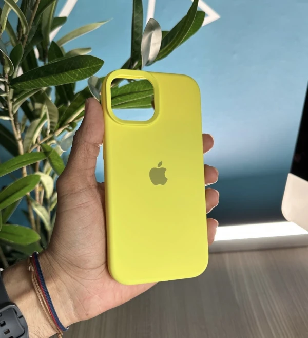 Funda de Silicona para IPhone 15 Original Apple - Color Amarillo Carambola's foto | La Gran Manzana |  BizneCubano